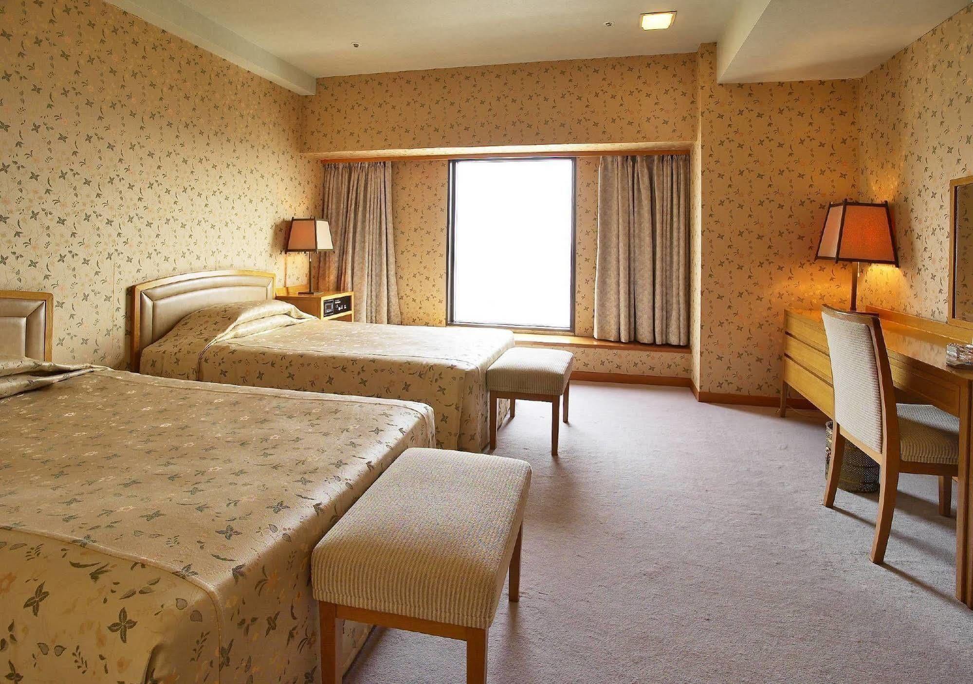 Hotel Ana Crowne Plaza Kumamoto New Sky By Ihg Exterior foto
